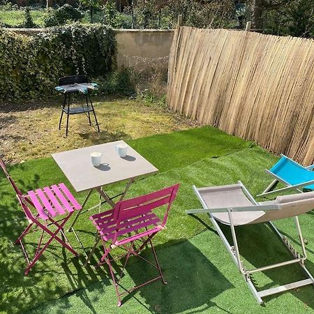 Appartement Cosy Avec Jardin Privatif Et Garage Fontainebleau Exterior foto